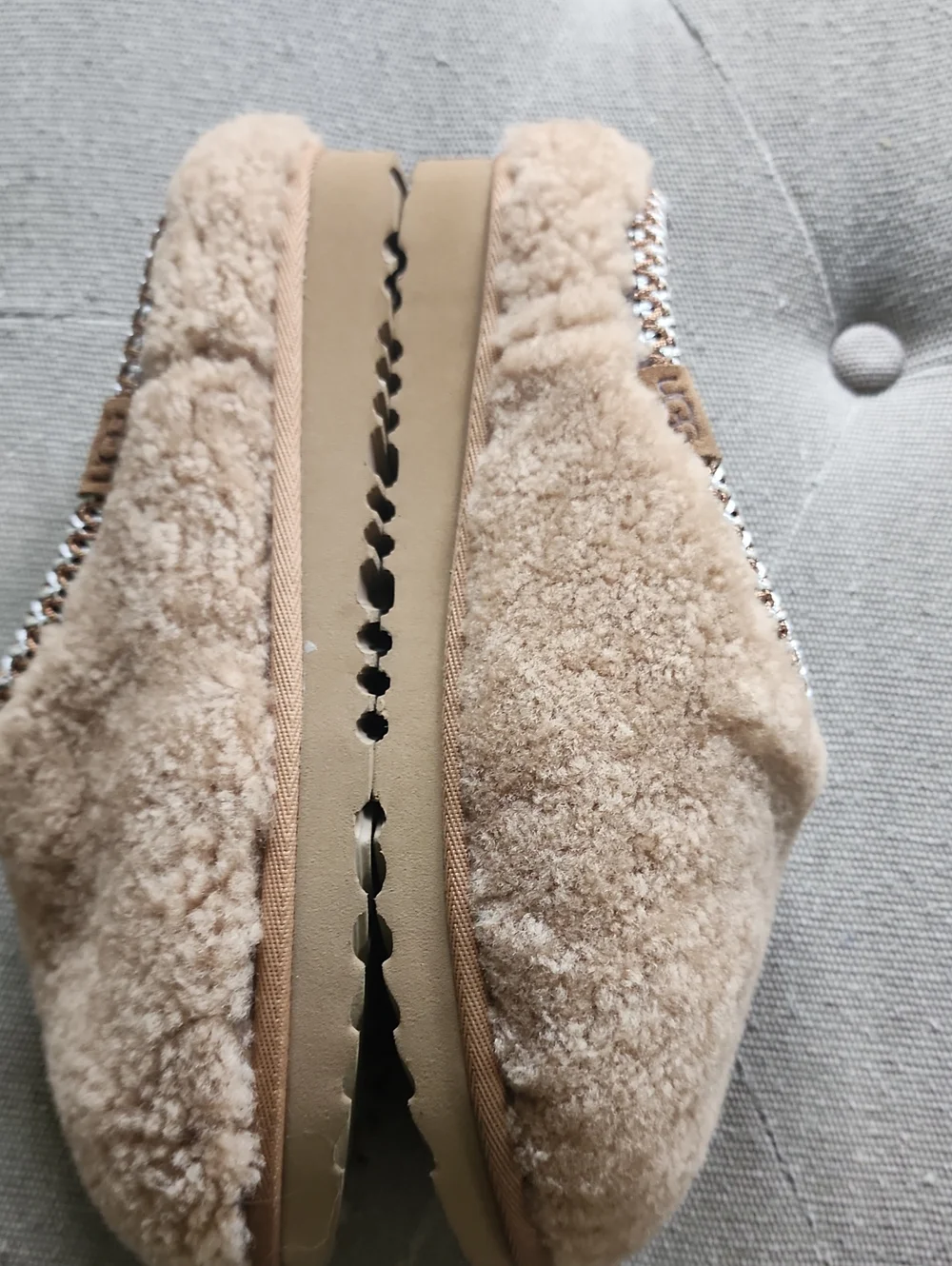 UGG Tasman Maxi Curly Plush Sheepskin Slip On comfort Size 4